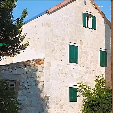 Baguc 4* Split