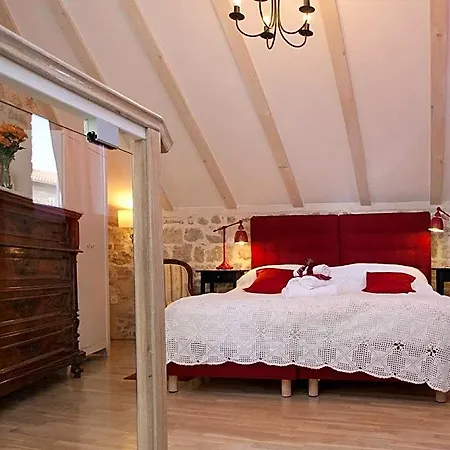 Baguc 4* Split